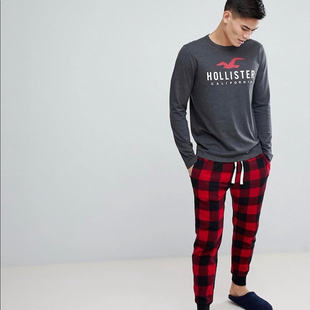 Hollister California sleep shirt.